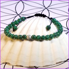 Bracelet extensible en perles de Malachite et sa perle d'Howlite blanche