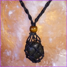 Pendentif de protection pierre de LABARADORITE BRUTE et cordon en ficelle de chanvre interchangeable 2