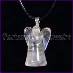 Pendentif de protection "Étreinte Angélique en Cristal de Roche"