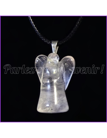 Pendentif de protection "Étreinte Angélique en Cristal de Roche"