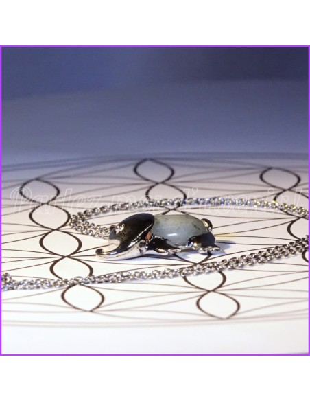 Pendentif de protection "Éléphant Sacré en Labradorite"