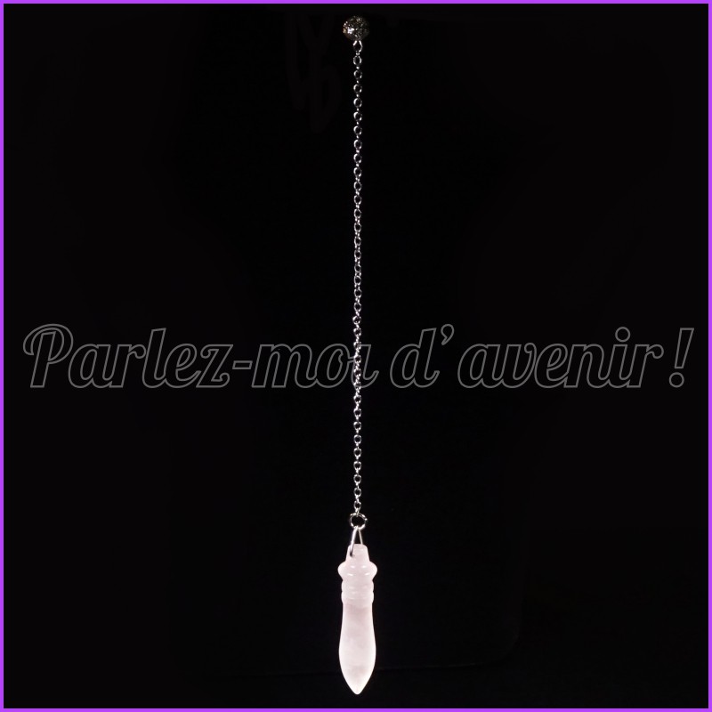 Pendule égyptien en pierre naturelle de quartz rose clair et petite pochette